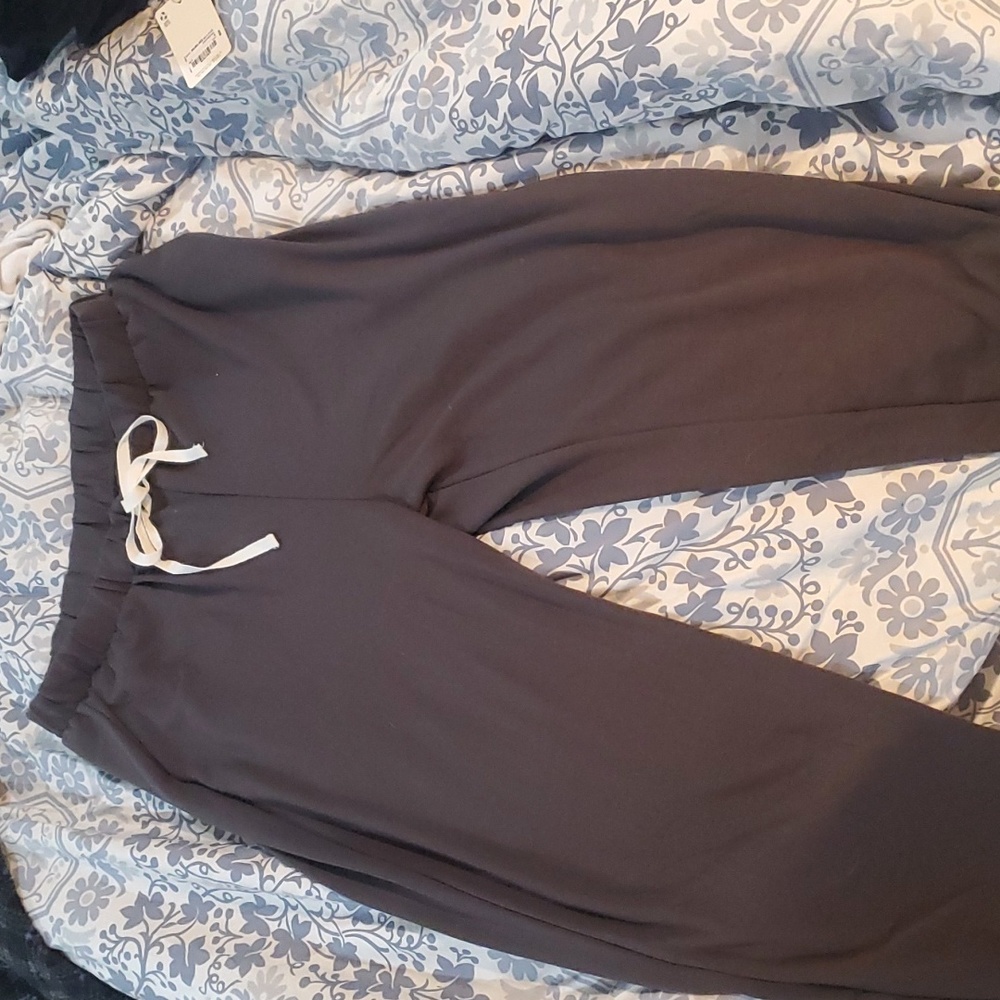 NWOT Zenana charcoal lounge pants